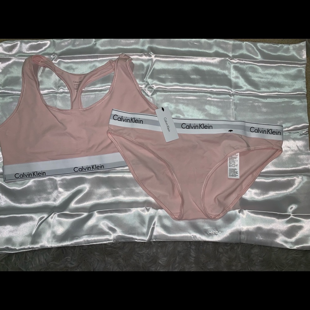 XL Calvin Klein matching Bralette and underwear